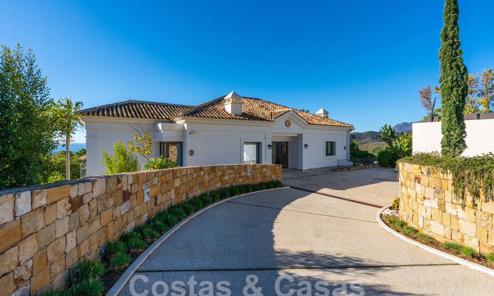 Stately Mediterranean-style luxury villa for sale with stunning panoramic sea views in Marbella - Benahavis 59857