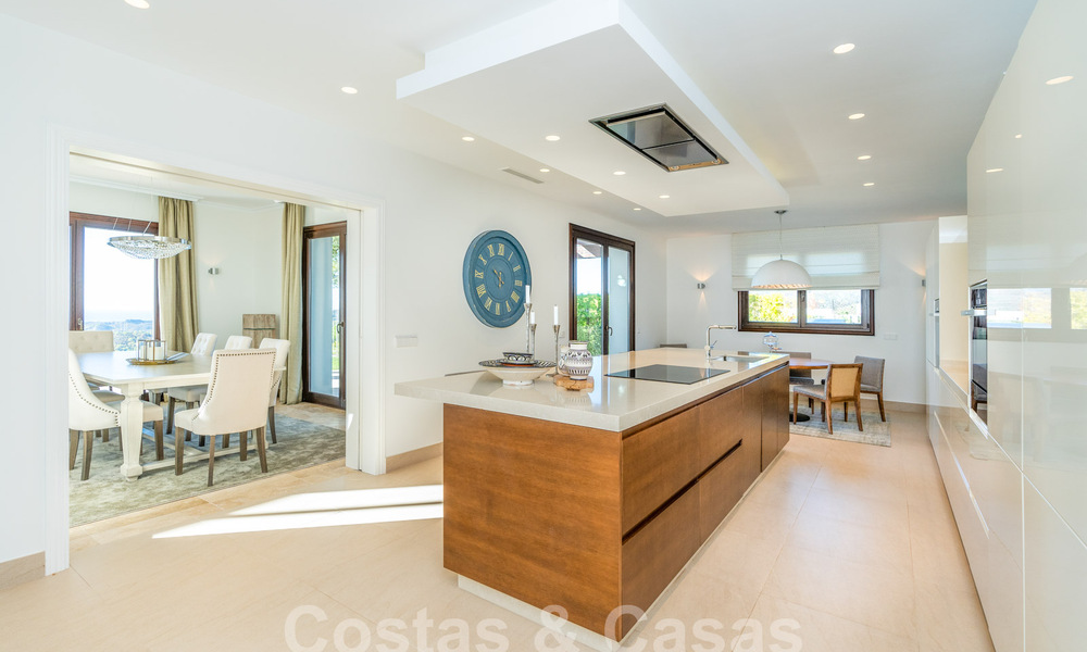Stately Mediterranean-style luxury villa for sale with stunning panoramic sea views in Marbella - Benahavis 59863