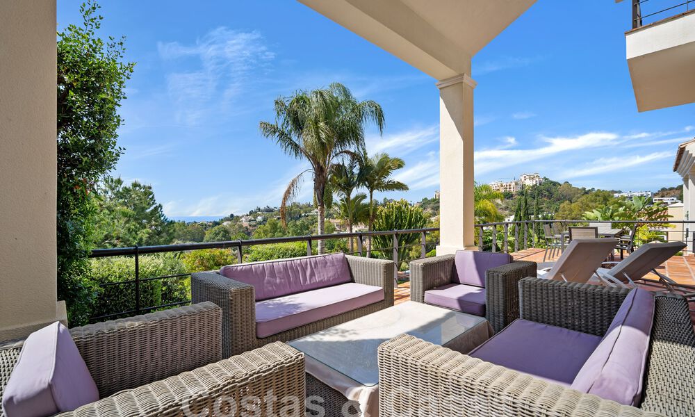 Spacious luxury villa for sale adjacent to prime golf course in La Quinta golf resort, Benahavis - Marbella 59763
