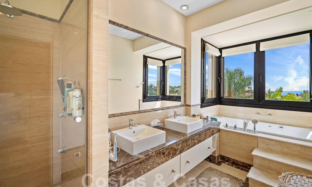 Spacious luxury villa for sale adjacent to prime golf course in La Quinta golf resort, Benahavis - Marbella 59777