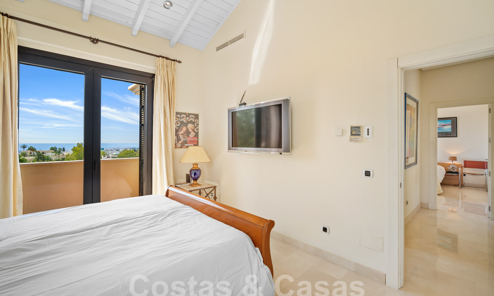 Spacious luxury villa for sale adjacent to prime golf course in La Quinta golf resort, Benahavis - Marbella 59780