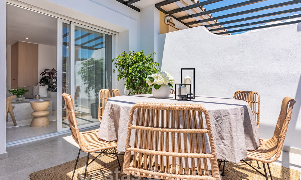 Contemporary renovated penthouse for sale with spacious terrace and sea views in La Quinta golf resort, Benahavis - Marbella 60617
