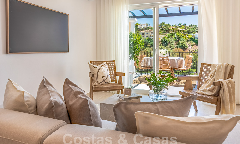 Contemporary renovated penthouse for sale with spacious terrace and sea views in La Quinta golf resort, Benahavis - Marbella 60620