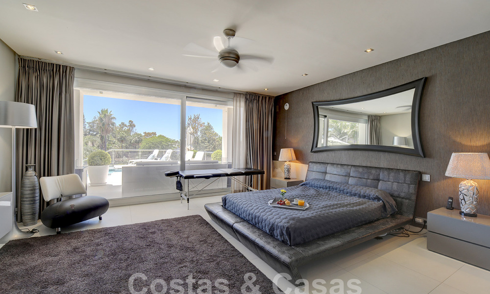 Modern luxury villa for sale looking at the golf in Nueva Andalucia, Marbella 60820