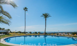 Luxurious apartment for sale with panoramic sea views in a gated urbanization on the Golden Mile, Marbella 61723 
