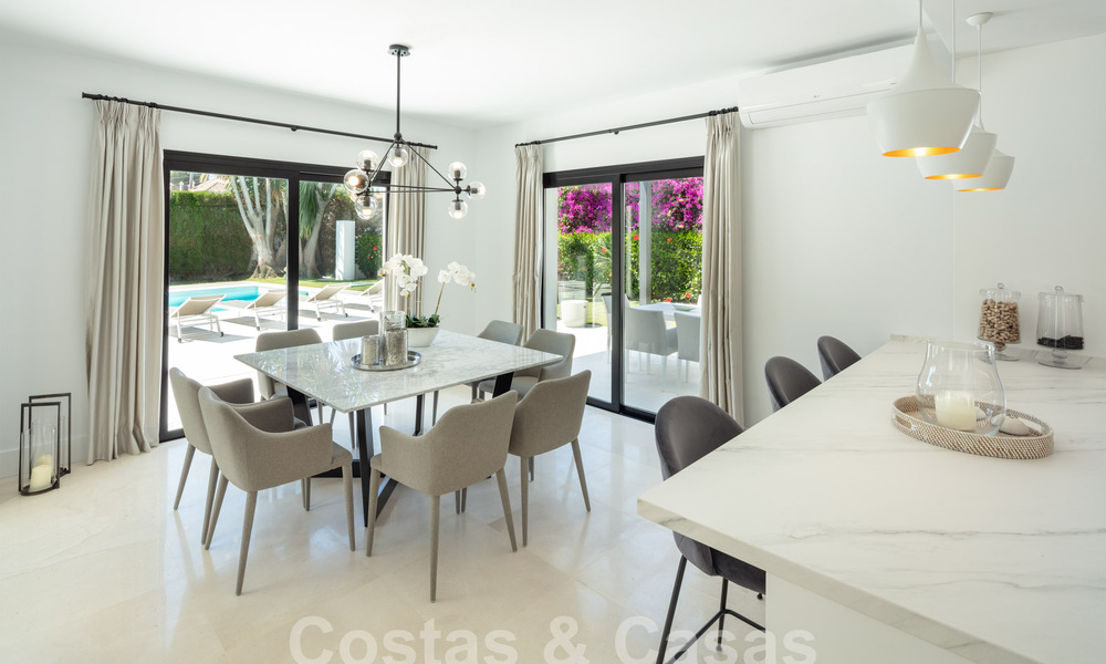 Modern, Mediterranean luxury villa for sale in a sought-after beach urbanisation in San Pedro, Marbella 62051