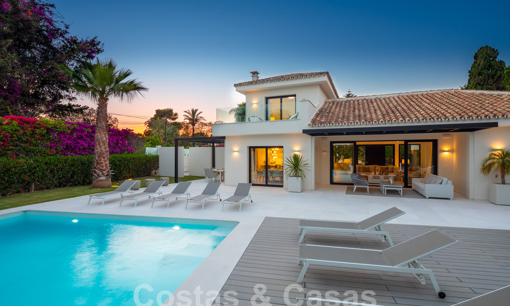 Modern, Mediterranean luxury villa for sale in a sought-after beach urbanisation in San Pedro, Marbella 62070