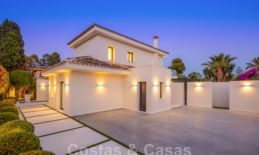 Modern, Mediterranean luxury villa for sale in a sought-after beach urbanisation in San Pedro, Marbella 62073