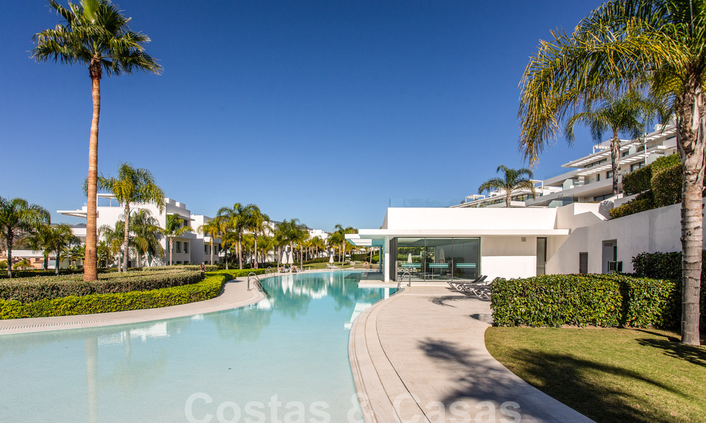 Modern 3 bedroom apartment with spacious terraces for sale on the New Golden Mile between Marbella and Estepona 62507