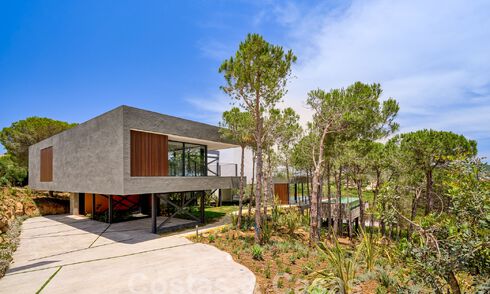 Designer villa with cutting-edge architecture for sale located in a green area of Sotogrande, Costa del Sol 62866