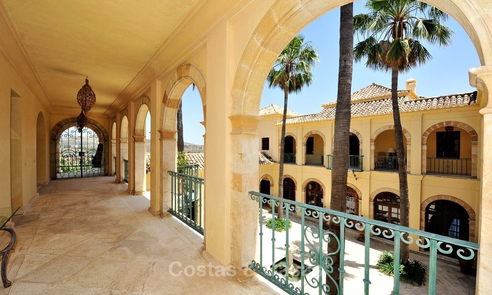 Villa - country estate for sale, Marbella - Estepona 872