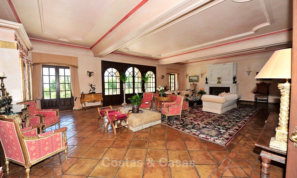 Villa - country estate for sale, Marbella - Estepona 889