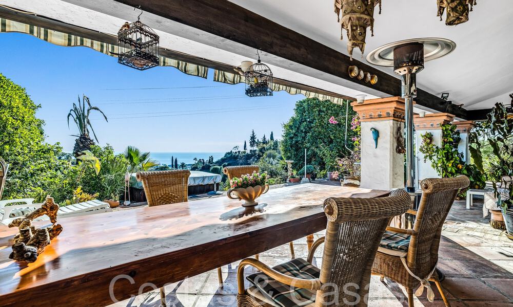 Rustic villa for sale on a spacious plot on the New Golden Mile between Marbella and Estepona 65628