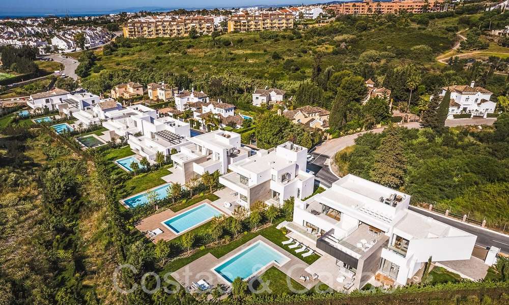 Sophisticated new build villas for sale on the New Golden Mile between Marbella and Estepona 66064