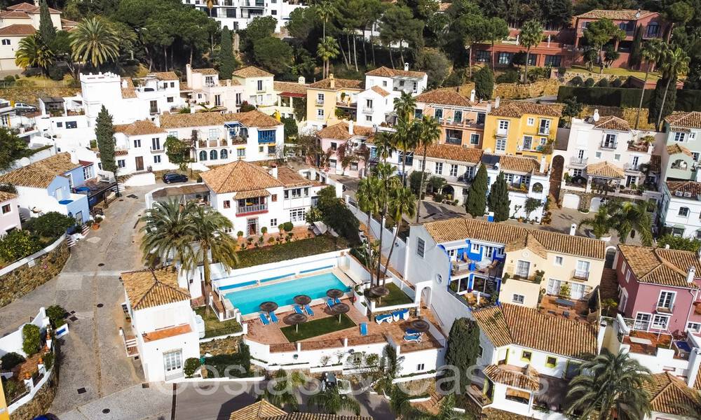 Picturesque townhouse with sea views and independent studio for sale in a gated community the hills of Marbella - Benahavis 65973