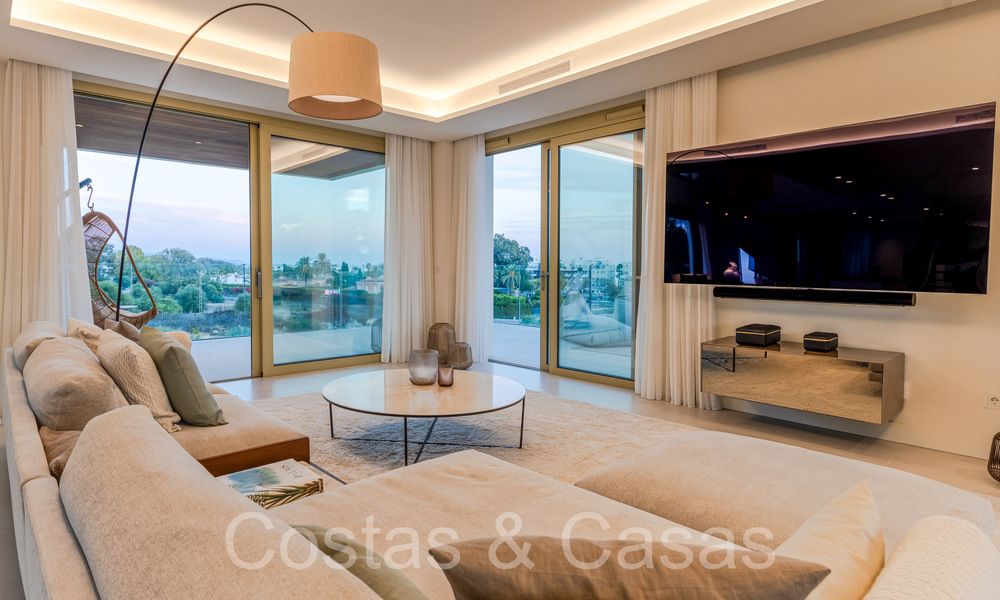 Ultra luxurious penthouse with private pool for sale in the centre of Marbella's Golden Mile 66127