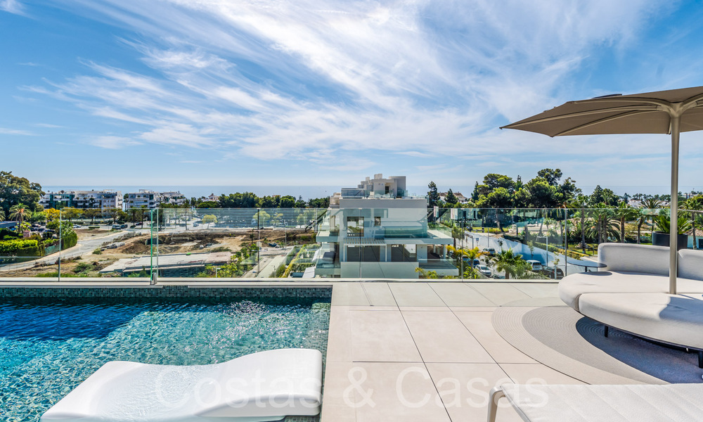Ultra luxurious penthouse with private pool for sale in the centre of Marbella's Golden Mile 66156