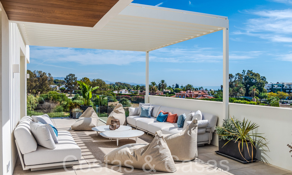 Ultra luxurious penthouse with private pool for sale in the centre of Marbella's Golden Mile 66157