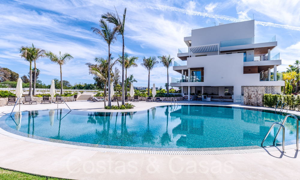 Ultra luxurious penthouse with private pool for sale in the centre of Marbella's Golden Mile 66175