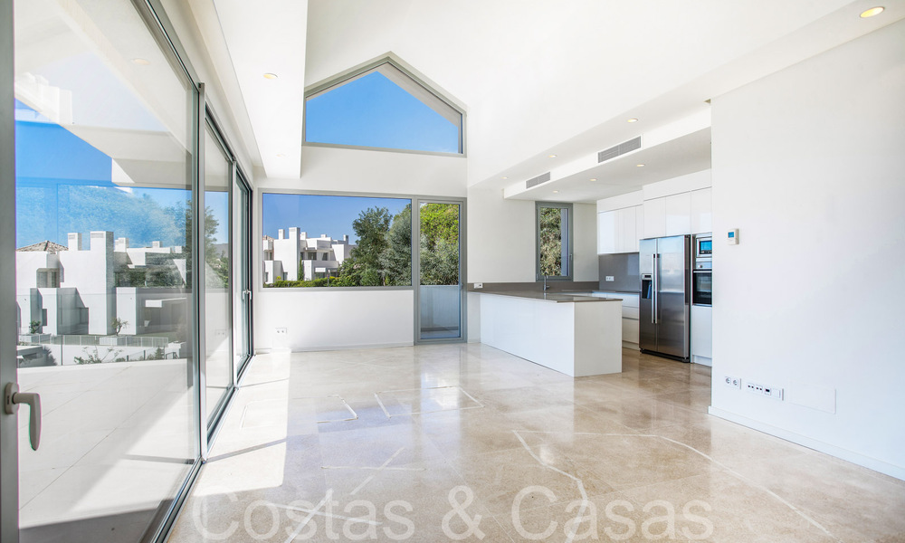 Ready to move in, brand new 3 bedroom penthouse for sale with sea views in a gated resort in Benahavis - Marbella 66211