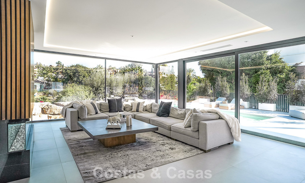 Ready to move in, modern luxury villa for sale adjacent to the golf course on the New Golden Mile, Marbella - Estepona 66400
