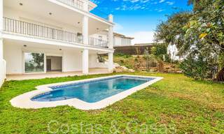 Fantastic semi-detached villa with 360° views for sale in a gated urbanization in East Marbella 66782 