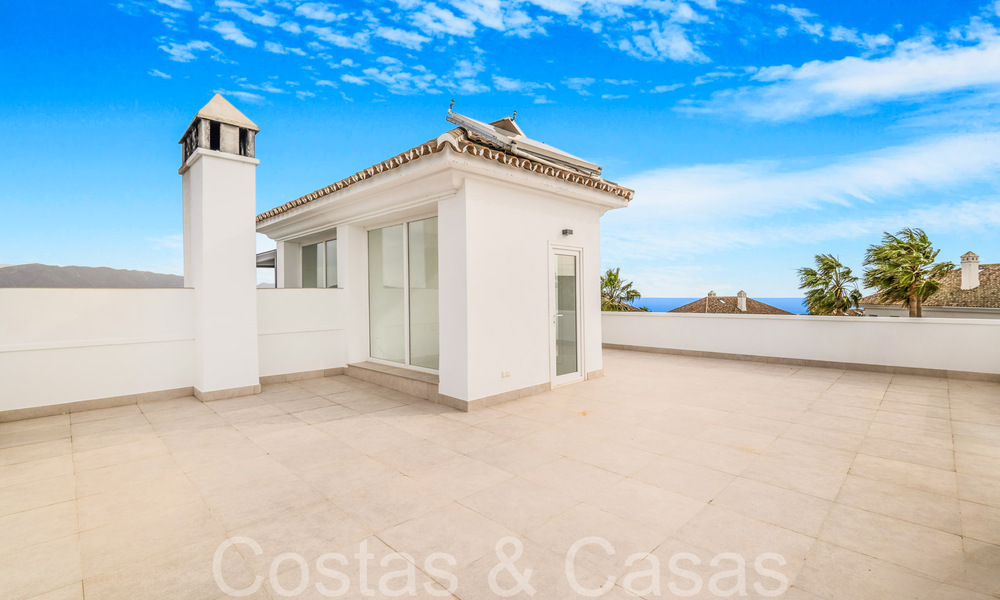 Fantastic semi-detached villa with 360° views for sale in a gated urbanization in East Marbella 66804