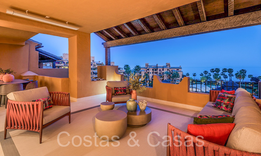Luxurious renovated apartment for sale in a frontline beach complex with sea view on the New Golden Mile, Marbella - Estepona 67275