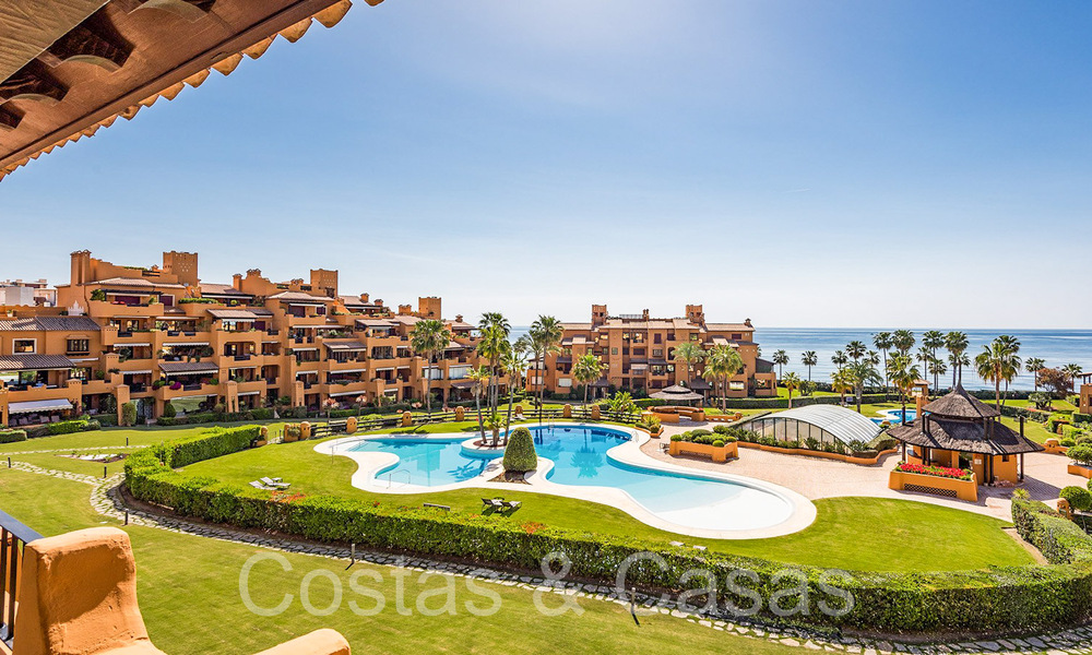 Luxurious renovated apartment for sale in a frontline beach complex with sea view on the New Golden Mile, Marbella - Estepona 67302