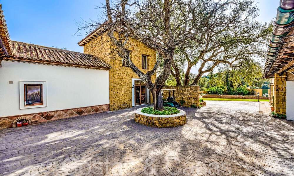 Magnificent Andalusian country estate for sale on an elevated plot of 5 hectares in the hills of East Marbella 67548