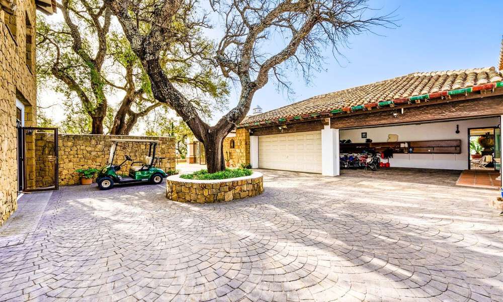 Magnificent Andalusian country estate for sale on an elevated plot of 5 hectares in the hills of East Marbella 67552