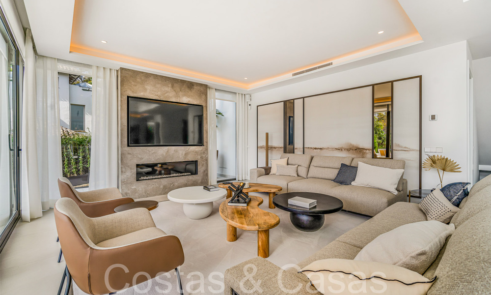Modernist luxury villa for sale in an exclusive, gated residential area on Marbella's Golden Mile 67677