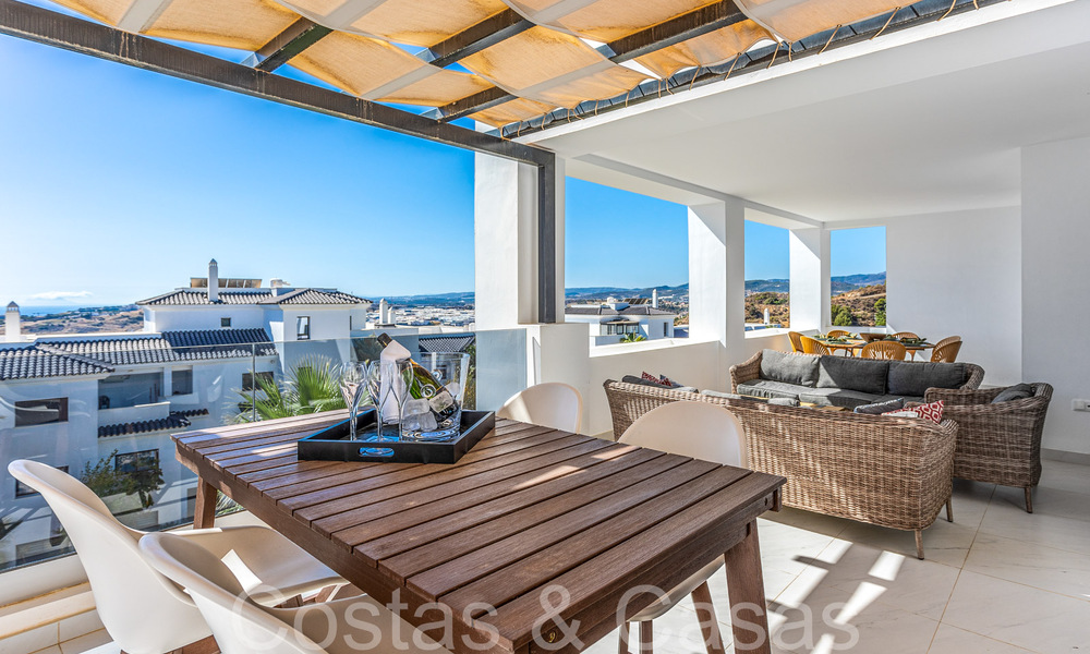 Ready to move in, spacious penthouse with panoramic sea views for sale in the hills of Estepona, close to the centre 67502