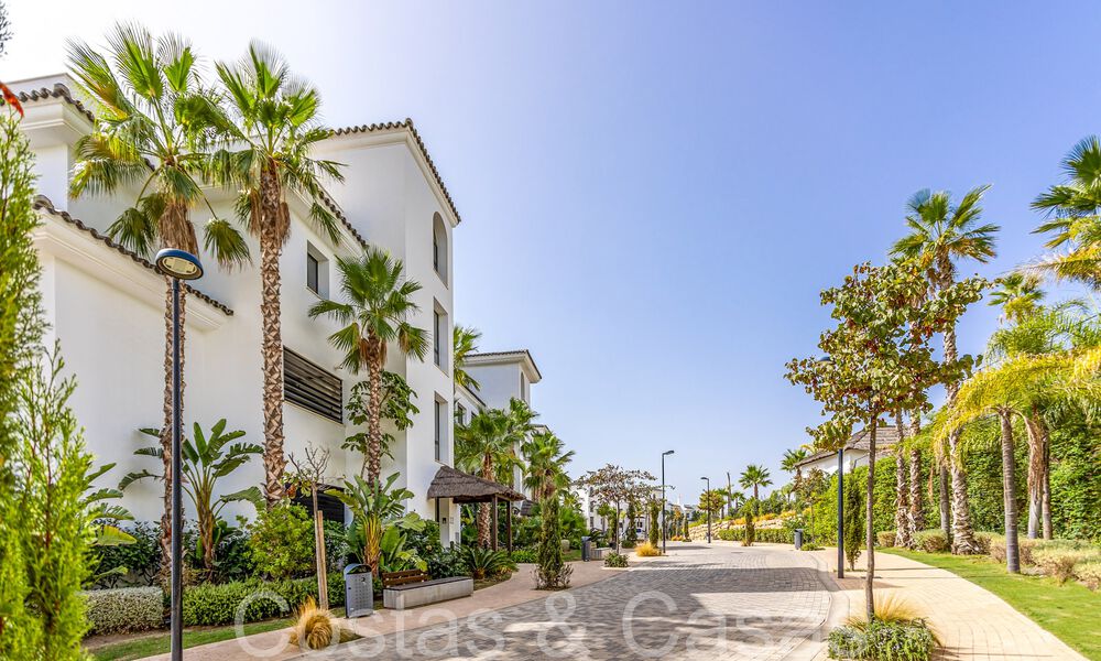 Ready to move in, spacious penthouse with panoramic sea views for sale in the hills of Estepona, close to the centre 67520