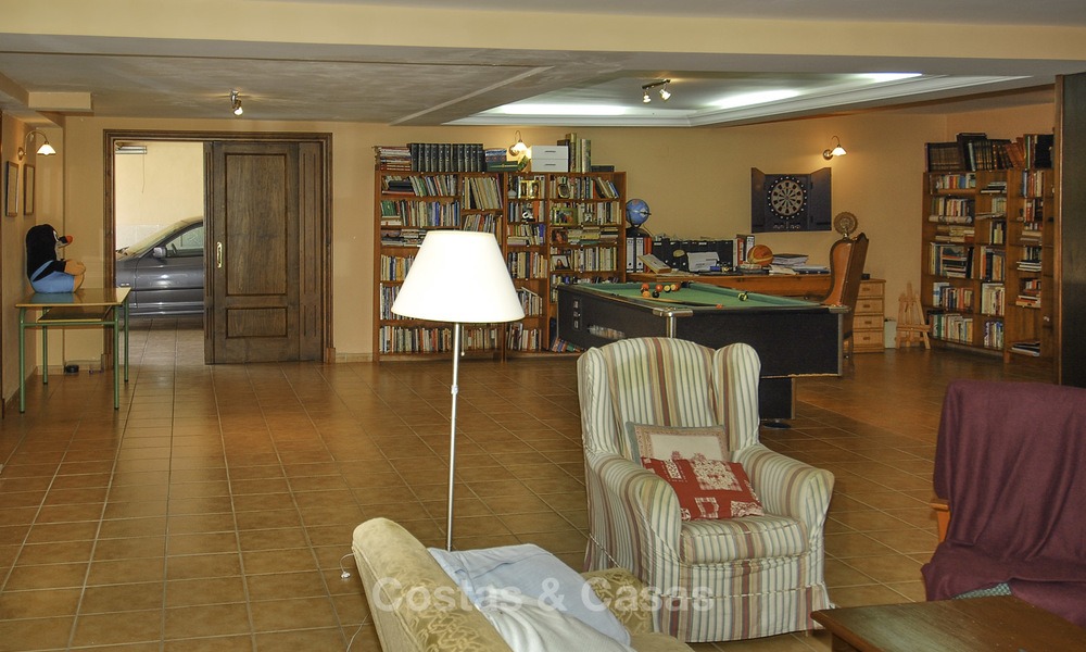 Luxury Villa for sale on golf resort Marbella - Benahavis 14093