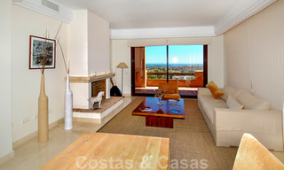 Luxury apartments for sale with sea views, Marbella - Benahavis 19972 
