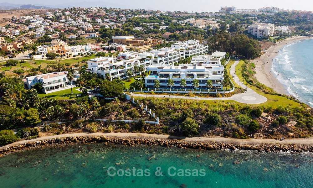 Frontline beach luxury apartment for sale with open sea view, Estepona, Costa del Sol 9749