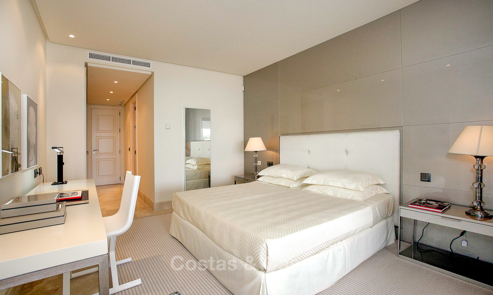 Frontline beach luxury 3 bedroom apartment for sale, Estepona, Costa del Sol with open sea view 9769