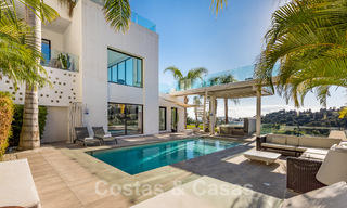 Modern luxury illa for sale in a golf course urbanization in Marbella - Benahavis 49519 