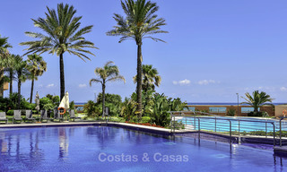 Luxury frontline sea apartments for sale in Malibu, Puerto Banus, Marbella 23172 