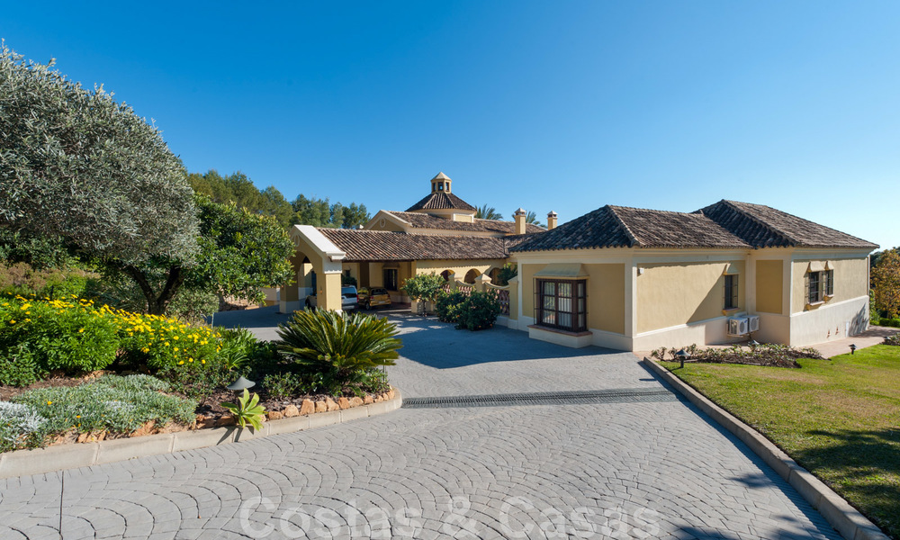 Opportunity! Exclusive golf villa for sale in La Zagaleta in the area Marbella - Benahavis. Highly reduced in price. 28439
