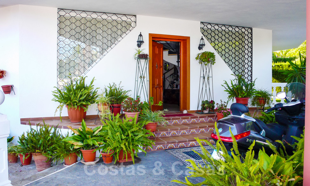 One of a kind villa for sale in a well-known area on the New Golden Mile in Estepona - Marbella 22734