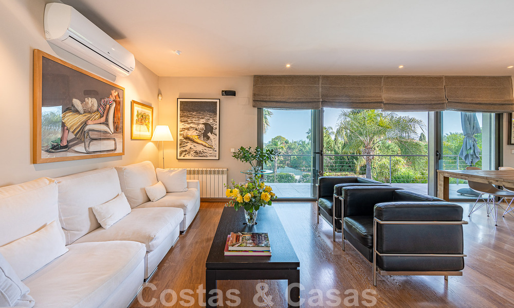 Modern luxury villa for sale in Nueva Andalucia's golf valley, walking distance to Puerto Banus, Marbella 51044