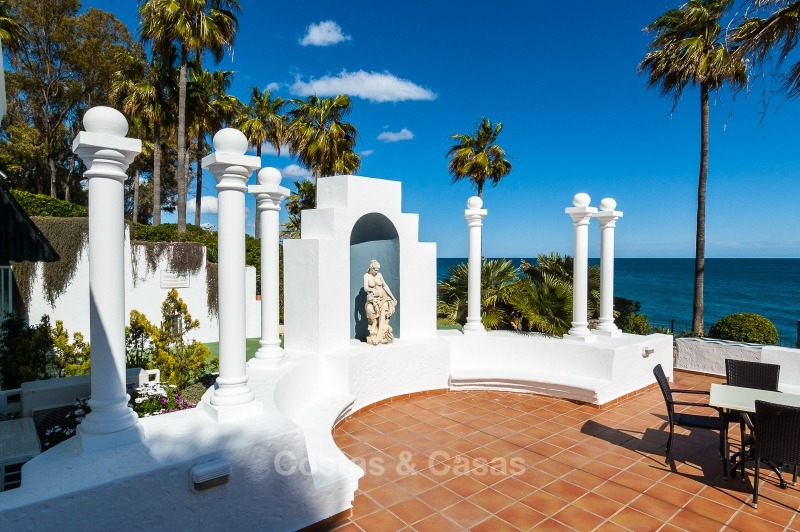 Apartments for sale in an exclusive beachfront complex, New Golden Mile, Marbella - Estepona 11016 