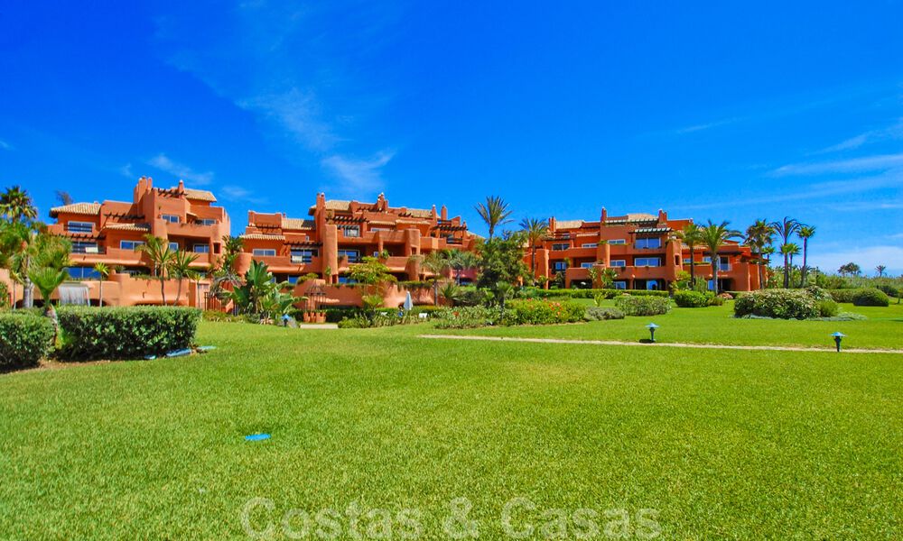 Beachfront luxury penthouses for sale in Marbella. Last unit, reduced to sell! 33852