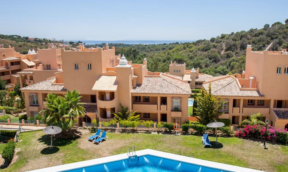 Apartments for sale with sea views and spacious terraces in Elviria, Marbella east 20271