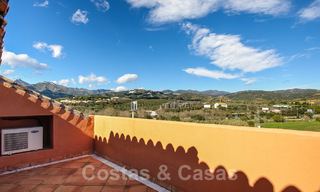 Luxury apartments for sale near the beach in a prestigious complex, just east of Marbella town 22947 