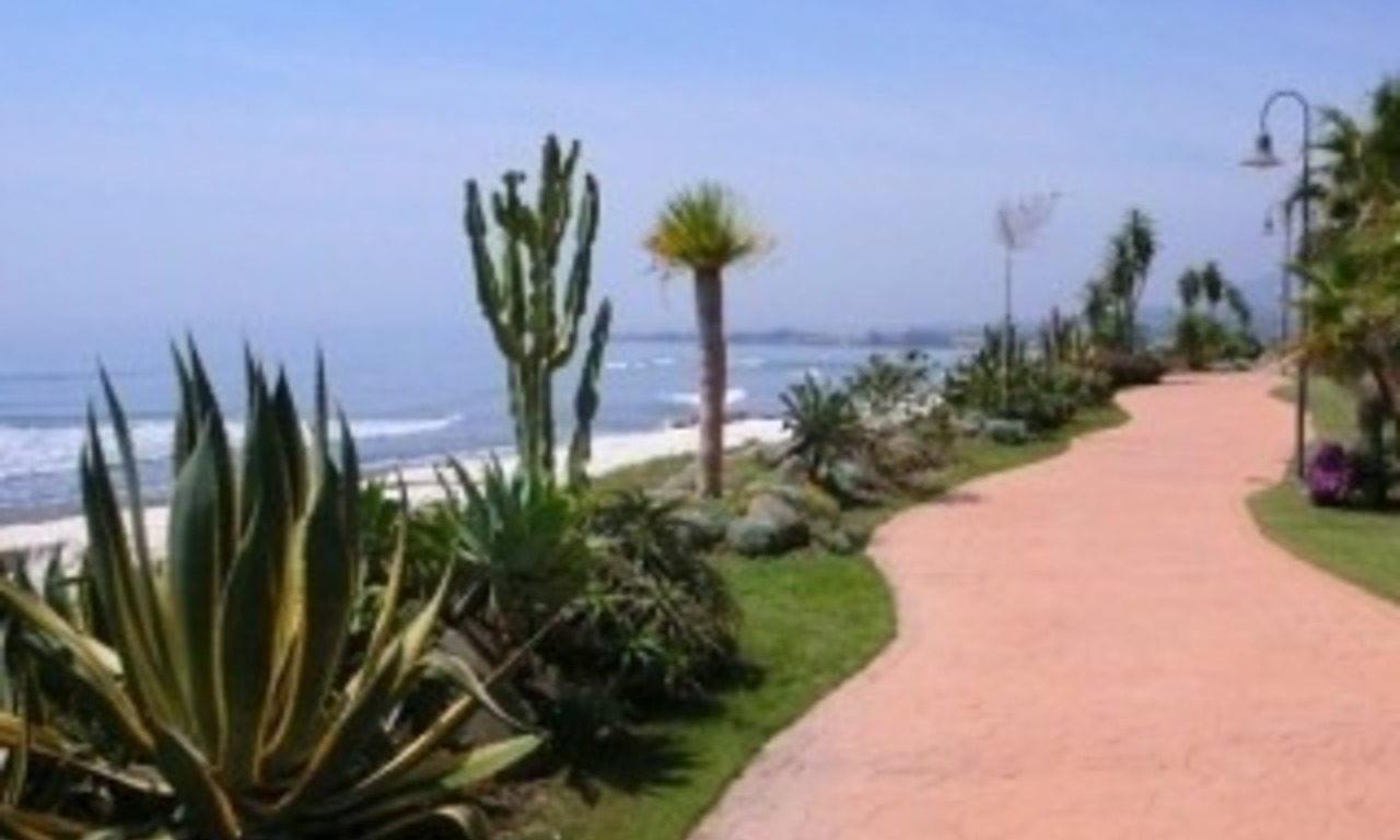 Frontline beach luxury apartment for sale Marbella Estepona 4
