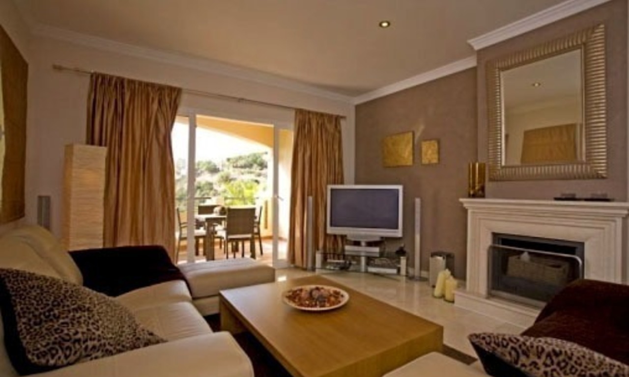 Bargain. Large luxury apartment for sale in Elviria - Marbella 5