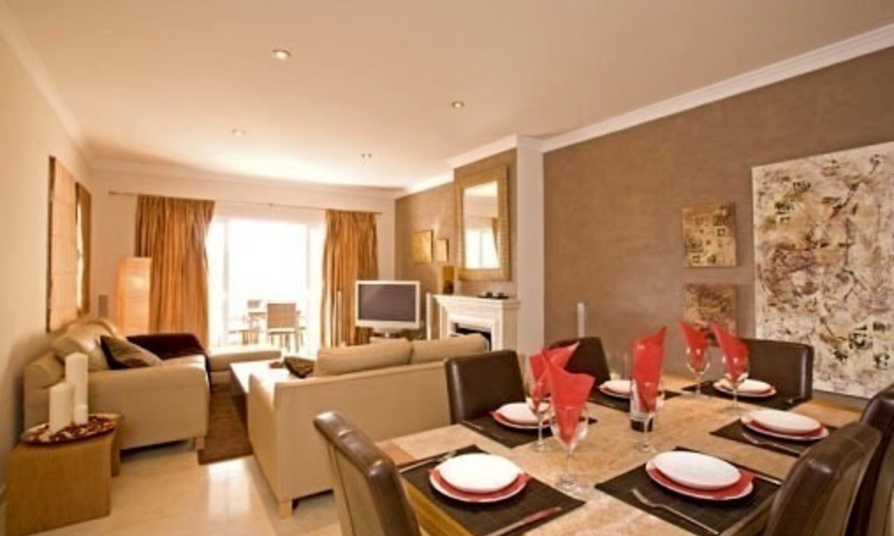 Bargain. Large luxury apartment for sale in Elviria - Marbella 3